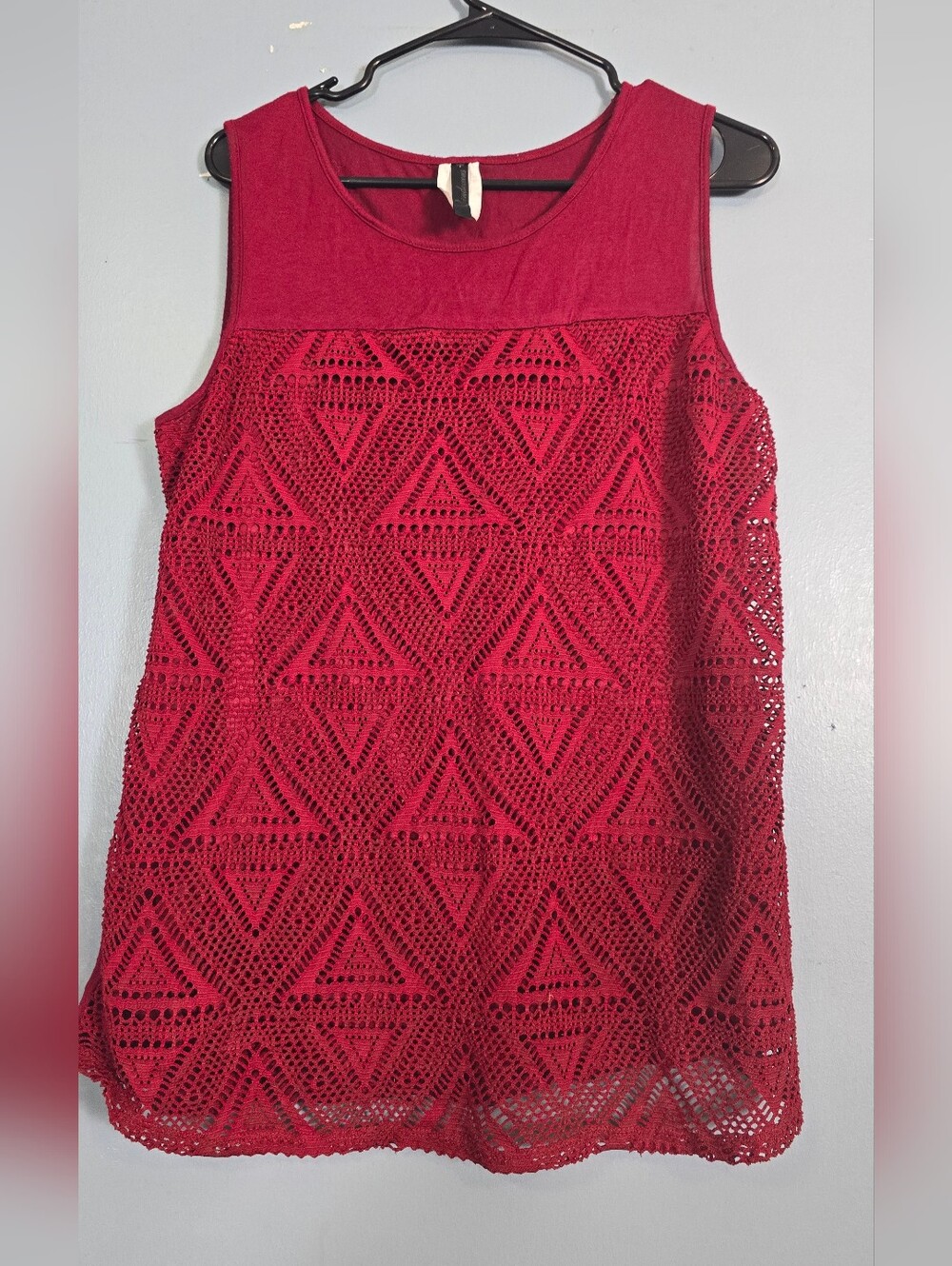 Rendervous -Sleeveless Red Crochet Shirt